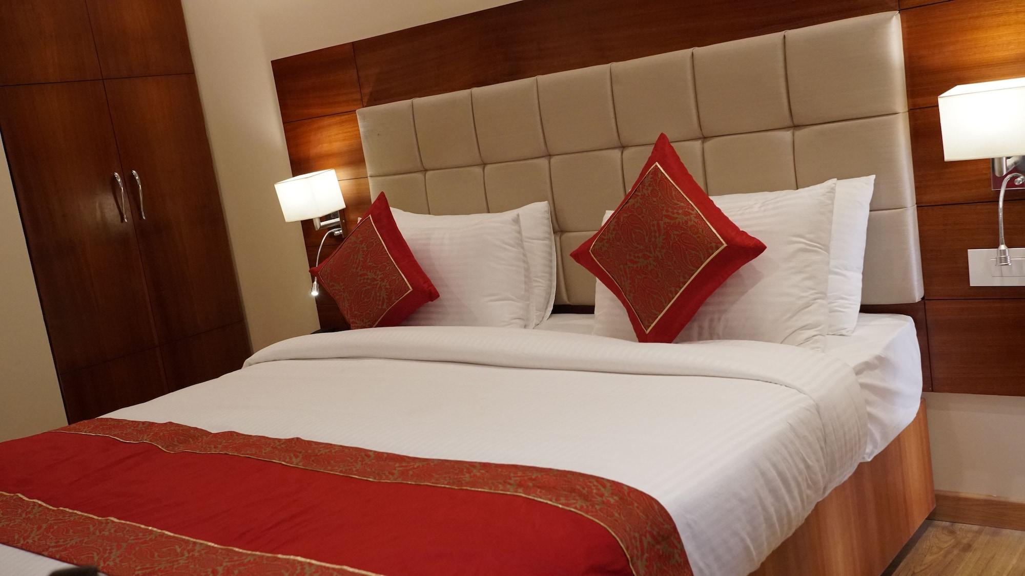 Tridev Hotel 4*